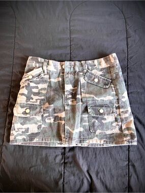 Camo Cargo Mini Skirt - Green Camouflage
